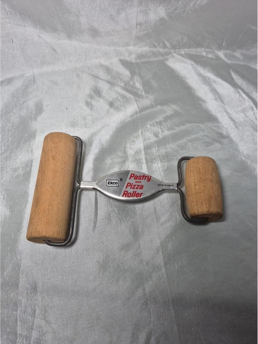 Vintage Ekco Pastry And Pizza Roller Small Wooden Rolling Pin USA